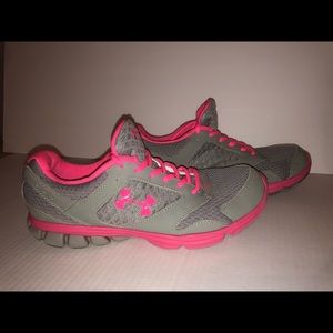 Women’s Under Armour Tennis Shoes SZ 9.5